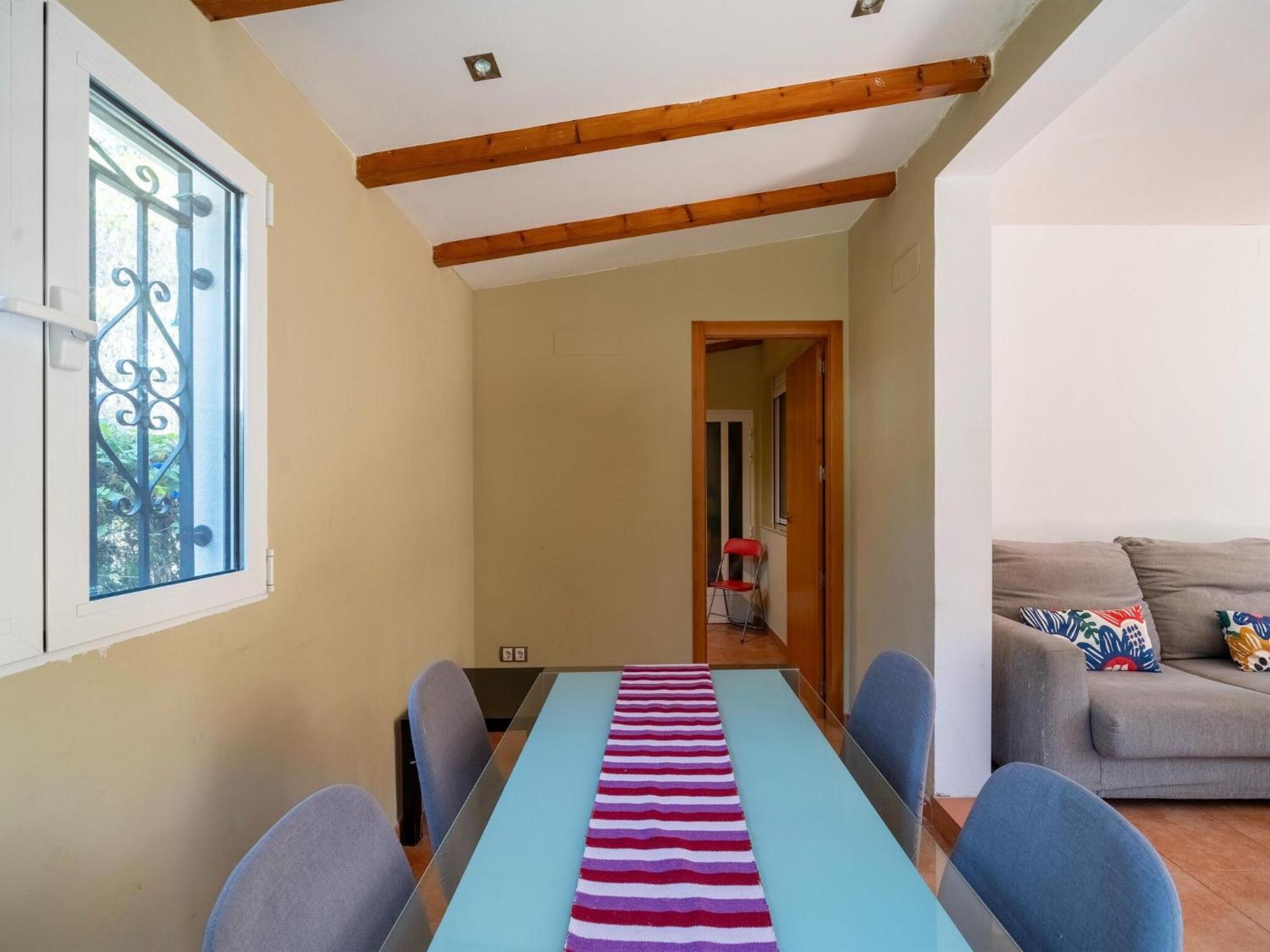 Vakantiehuis Spacious With Private Garden Dénia