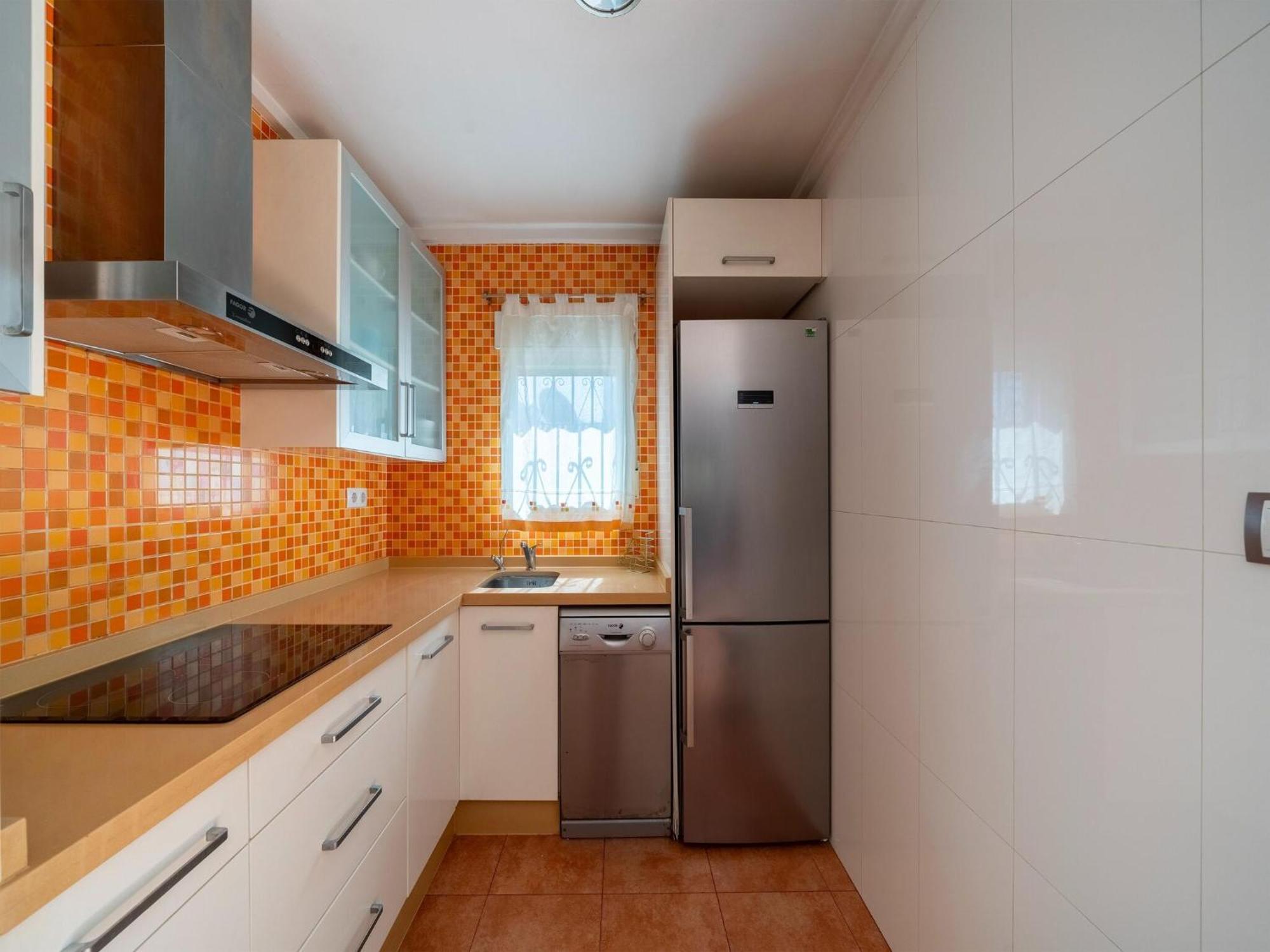 Spacious With Private Garden Dénia